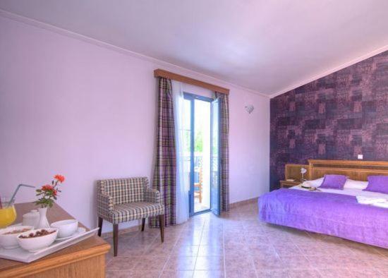 Sweety Club Solimar Emerald Rethymno  Bilik gambar